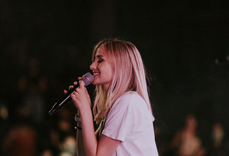 GLAAD Media Awards Honors Hacks, Eternals, and More in 2022 Ceremony